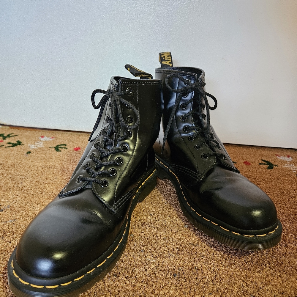 Dr Martens 1460 leather boots in black - smooth